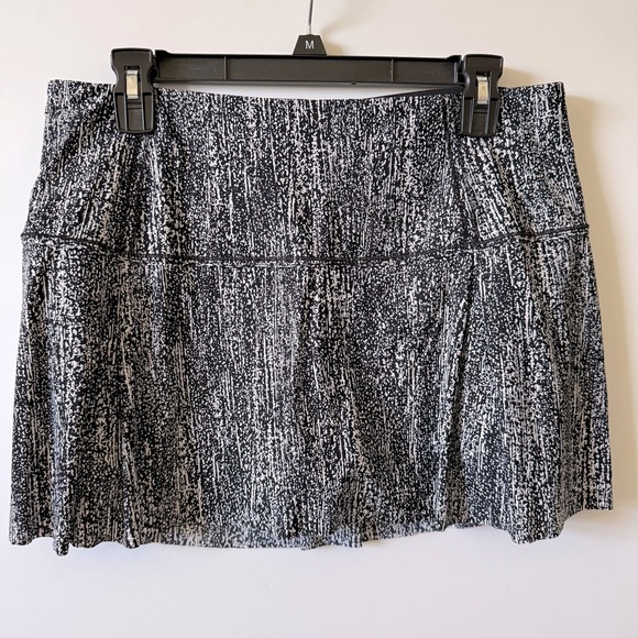 Lululemon Lost In Peace Skirt Skort Women’s 10 Tennis Golf Black White Running - Picture 3 of 14